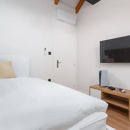 Unique Pietra With Heated Private Pool * Šestanovac