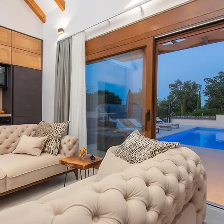 Unique Pietra With Heated Private Pool