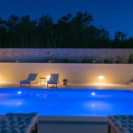 Unique Pietra With Heated Private Pool * Šestanovac