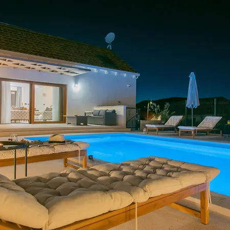 빌라 Unique Pietra With Heated Private Pool
