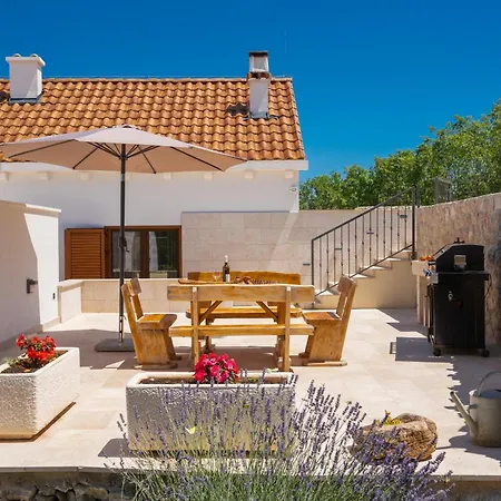 Unique Pietra With Heated Private Pool *